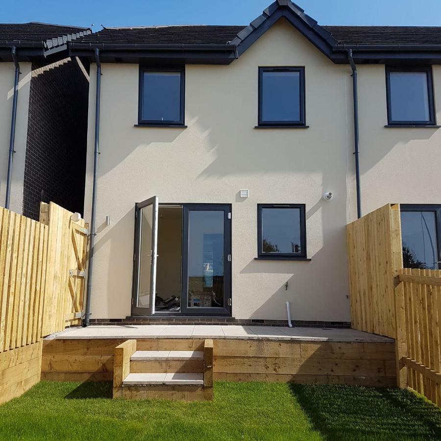 Bright Modern House Beside Snowdonia Villa Llanfairfechan Bagian luar foto